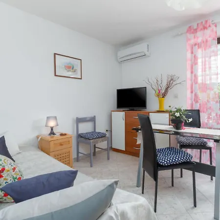 Lägenhet Nena-1 By Interhome Nova Vas (Porec)