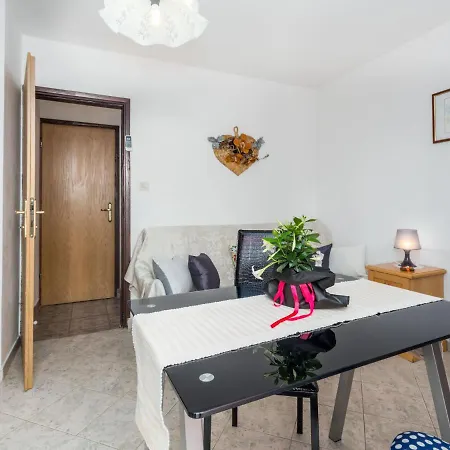 아파트 Nena-1 By Interhome